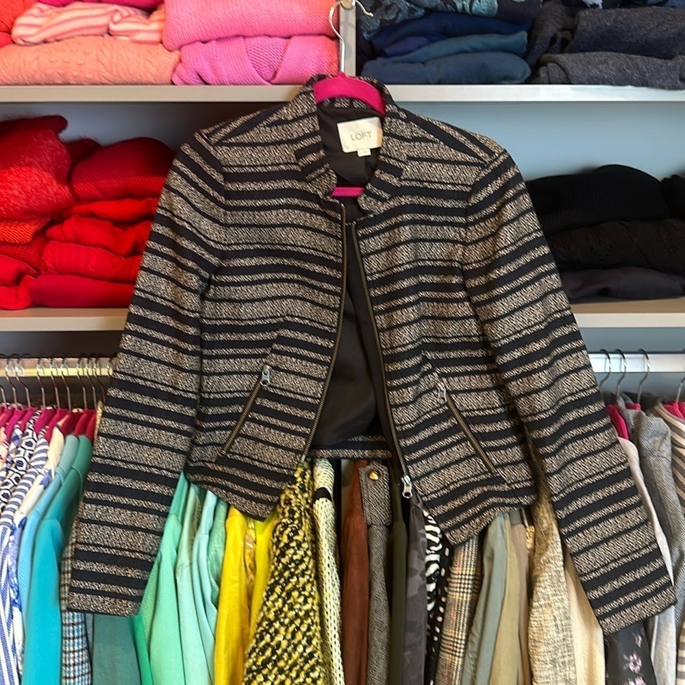 Loft navy/tan striped zip front closure blazer size 0